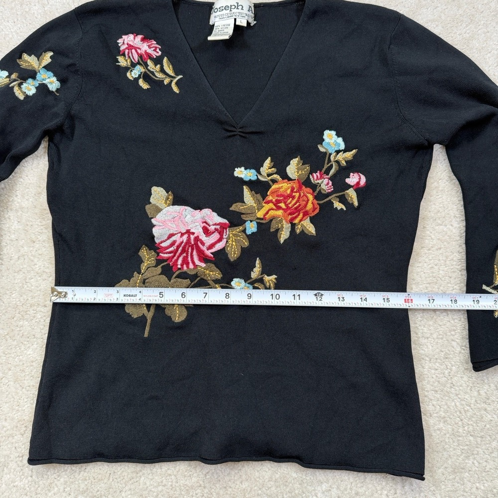 Vintage Joseph A.  V-Neck Floral Embroidered Sweater Womens Large Black Roll Hem - Picture 5 of 10